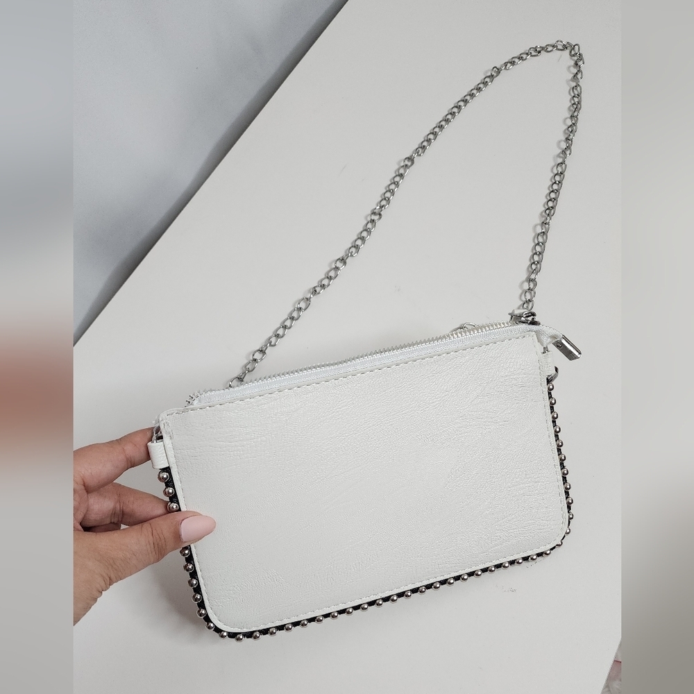 NEW‼️Elegant White Chain Clutch - Picture 7 of 8